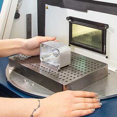 Hintergrundbild zu Laserbeschriftung